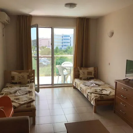 Aparthotel Oasis *